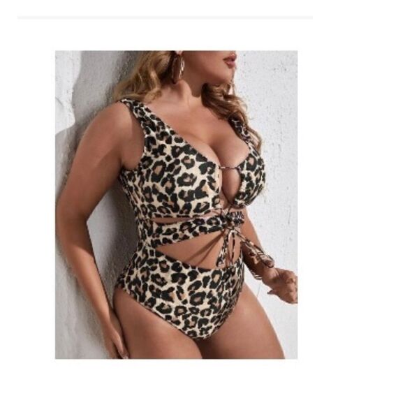 29- Sexy Cheetah  Print Cut out one piece swimsuit - Picture 5 of 6